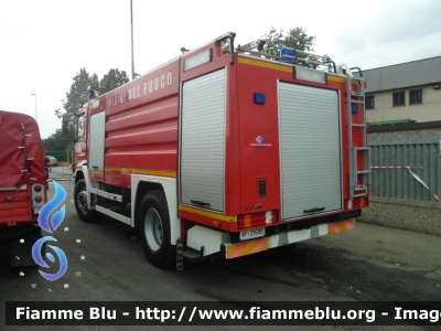 Mercedes-Benz Atego 1828 II serie
Vigili del Fuoco
Comando Provinciale di Pavia
Distaccamento Permanente di Voghera (PV)
AutoBottePompa allestimento Bai 
VF 21690

*Incendio ditta smaltimento rifiuti Eredi Bertè Mortara 2017*
Parole chiave: Mercedes-Benz Atego_1828_IIserie VF21690