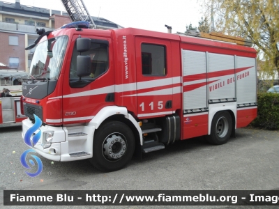 Volvo FL 290 IV serie
Vigili del Fuoco
Comando Provinciale di Pavia 
Distaccamento Permanente di Vigevano (PV)
AutoPompaSerbatoio
Allestimento BAI
VF 27274
Parole chiave: Volvo FL_290_IVserie VF27274 Santa_Barbara_2017