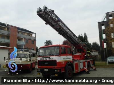 Iveco 160
Vigili del Fuoco
Comando Provinciale di Pavia
Distaccamento Permanente di Vigevano (PV)
AutoScala allestimento Macchi-Magirus
Ricondizionata Fortini
VF 14531
Parole chiave: Iveco 160 VF14531 Santa_Barbara_2017