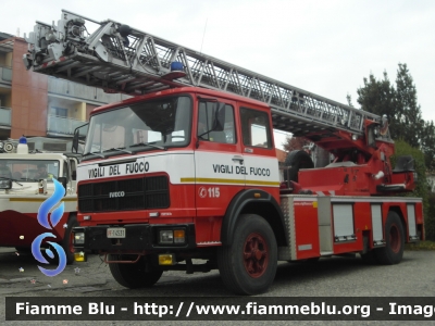 Iveco 160
Vigili del Fuoco
Comando Provinciale di Pavia
Distaccamento Permanente di Vigevano (PV)
AutoScala allestimento Macchi-Magirus
Ricondizionata Fortini
VF 14531
Parole chiave: Iveco 160 VF14531 Santa_Barbara_2017