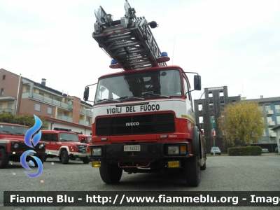 Iveco 160
Vigili del Fuoco
Comando Provinciale di Pavia
Distaccamento Permanente di Vigevano (PV)
AutoScala allestimento Macchi-Magirus
Ricondizionata Fortini
VF 14531

Parole chiave: Iveco 160 VF14531 Santa_Barbara_2017