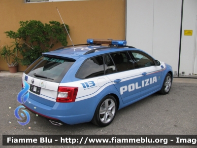 Skoda Octavia RS Wagon IV serie
Polizia di Stato
Polizia Stradale in servizio sull'Autostrada A4
Autostrada Brescia-Verona-Vicenza-Padova
Allestimento Bertazzoni Veicoli Speciali
Decorazione Grafica Artlantis 
Parole chiave: Skoda Octavia_RS_Wagon_IVserie