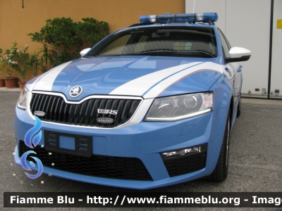 Skoda Octavia RS Wagon IV serie
Polizia di Stato
Polizia Stradale in servizio sull'Autostrada A4
Autostrada Brescia-Verona-Vicenza-Padova
Allestimento Bertazzoni Veicoli Speciali
Decorazione Grafica Artlantis 
Parole chiave: Skoda Octavia_RS_Wagon_IVserie