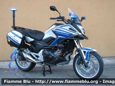 Honda NC750X
Polizia Municipale Parma
Allestimento Bertazzoni
Parole chiave: Honda NC750X