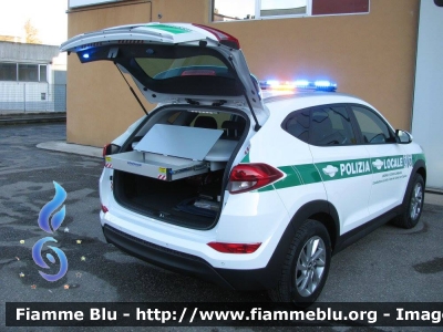 Hyundai Tucson II serie
Polizia Locale
Unione dei Comuni Casalbuttano ed Uniti (CR)
Allestimento Bertazzoni
POLIZIA LOCALE YA 588 AN
Parole chiave: Hyundai Tucson_IIserie POLIZIALOCALEYA588AN