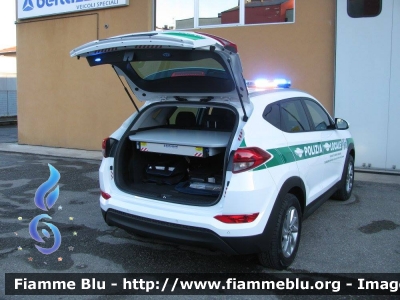 Hyundai Tucson II serie
Polizia Locale
Unione dei Comuni Casalbuttano ed Uniti (CR)
Allestimento Bertazzoni
POLIZIA LOCALE YA 588 AN
Parole chiave: Hyundai Tucson_IIserie POLIZIALOCALEYA588AN