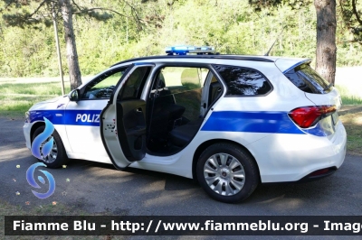 Fiat Tipo II serie 5porte
Polizia Locale Macerata
Allestimento Bertazzoni Veicoli Speciali
POLIZIA LOCALE YA 098 AG
Parole chiave: Fiat Tipo_IIserie_5porte POLIZIALOCALEYA098AG