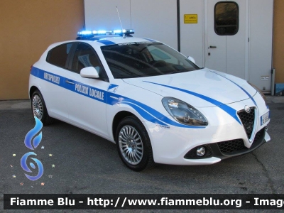 Alfa-Romeo Giulietta
Polizia Municipale - StadtPolizei
Lana - Lana (BZ)
Allestimento Bertazzoni
POLIZIA LOCALE YA 634 AN
POLIZIA LOCALE YA 635 AN
Parole chiave: Alfa-Romeo Giulietta POLIZIALOCALEYA634AN POLIZIALOCALEYA635AN