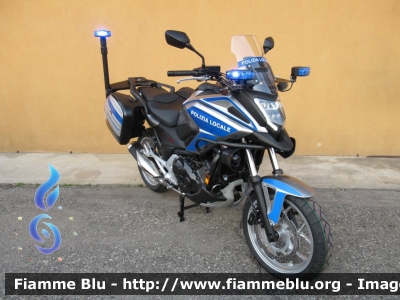 Honda NC750X
Polizia Locale 
Comune di Matera
Allestimento Bertazzoni
Parole chiave: Honda NC750X