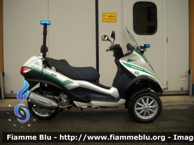 Piaggio Mp3 Hybrid
Polizia Locale 
Comune di Vimodrone (MI) 
Allestimento Bertazzoni
Parole chiave: Piaggio Mp3_Hybrid