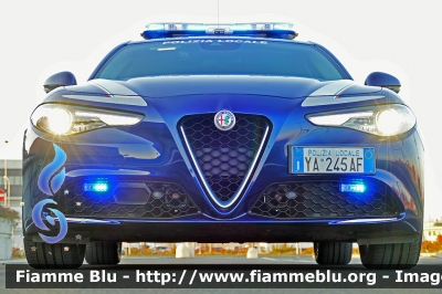 Alfa-Romeo Nuova Giulia
Polizia Locale Bardolino (VR)
Allestimento Bertazzoni Veicoli Speciali
Linea Pi-Elle
Parole chiave: Alfa-Romeo Nuova_Giulia