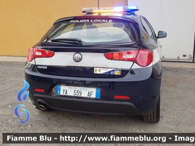 Alfa Romeo Nuova Giulietta
Polizia Locale
Preganziol (TV)
Allestimento Bertazzoni
Con Targa Syste
POLIZIA LOCALE YA 539 AF
Parole chiave: Alfa-Romeo Nuova_Giulietta POLIZIALOCALEYA539AF