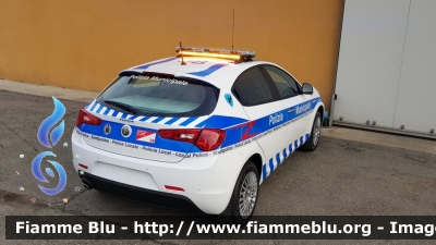 Alfa-Romeo Nuova Giulietta
Polizia Municipale Val Trebbia e Val Luretta (PC)
Allestimento Bertazzoni
Parole chiave: Alfa-Romeo Nuova_Giulietta