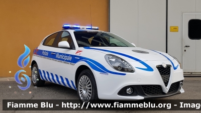 Alfa-Romeo Nuova Giulietta
Polizia Municipale Val Trebbia e Val Luretta (PC)
Allestimento Bertazzoni
Parole chiave: Alfa-Romeo Nuova_Giulietta