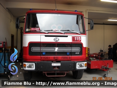 Iveco Om 160
Vigili del Fuoco
Comando Provinciale di Belluno
Distaccamento Volontario di Selva di Cadore (BL) AutoPompaSerbatoio allestimento Baribbi
VF 12340
Parole chiave: Iveco Om 160 VF12340