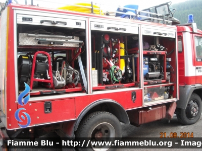 Iveco Zeta 65-12
Vigili del Fuoco
Comando Provinciale di Belluno
Distaccamento Volontario di Selva di Cadore (BL)
Polisoccorso allestimento Baribbi
VF 16372
Parole chiave: Iveco Zeta_65-12 VF16372