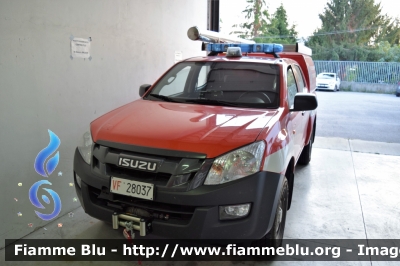 Isuzu D-Max II serie
Vigili del Fuoco
Comando Provinciale di Venezia
Distaccamento Permanente di Mestre (VE)
Servizio Telecomunicazioni
Centro TLC Veneto
Allestimento Baggio & De Sordi
VF 28037
Parole chiave: Isuzu D-Max_IIserie VF28037