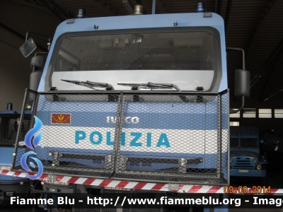 Iveco EuroCargo 4x4 II serie
Polizia 
Reparto Mobile
Padova
ELIMINATA LUCA STELLA 3 NOV 2014
