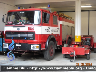 Iveco Om 160
Vigili del Fuoco
Comando Provinciale di Belluno
Distaccamento Volontario di Selva di Cadore (BL) AutoPompaSerbatoio allestimento Baribbi
VF 12340
Parole chiave: Iveco Om 160 VF12340