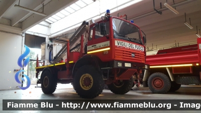 Man-Meccanica F99 4x4
Vigili del Fuoco
Comando Provinciale Venezia-Mestre
VF17060
Parole chiave: Man-Meccanica F99 4x4_VF17060