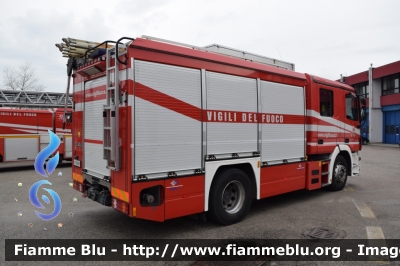 Mercedes-Benz Actros 1841 II serie
Vigili del Fuoco
Comando Provinciale di Venezia Mestre
AutoPompaSerbatoio allestimento BAI
VF 24480
Parole chiave: Mercedes-Benz Actros_1841_IIserie VF24480