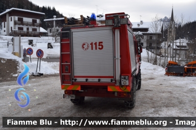 VM90
Vigili del Fuoco
Comando Provinciale di Belluno
Distaccamento Volontario di Zoldo Alto (BL)
Polisoccorso allestimento Baribbi
VF 17980
Parole chiave: Iveco VM90 VF17980