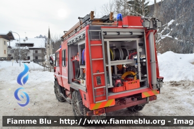 VM90
Vigili del Fuoco
Comando Provinciale di Belluno
Distaccamento Volontario di Zoldo Alto (BL)
Polisoccorso allestimento Baribbi
VF 17980
Parole chiave: Iveco VM90 VF17980