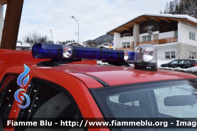 Isuzu D-Max I serie
Vigili del Fuoco
Comando Provinciale di Belluno
Distaccamento Volontario di Zoldo Alto (BL)
-Barra lampeggiante e faro da ricerca-
VF 26255
Parole chiave: Isuzu D-max_Iserie VF26255