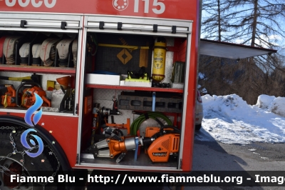 Iveco 190-26
Vigili del Fuoco
Comando Provinciale di Belluno
Distaccamento Volontario di Selva di Cadore (BL)
AutoPompaSerbatoio allestimento Baribbi
-Vano pinze idrauliche e attrezzatura/kit incidenti stradali-
VF 16583
Parole chiave: Iveco 190 VF16583