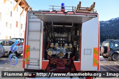 Iveco 190-26
Vigili del Fuoco
Comando Provinciale di Belluno
Distaccamento Volontario di Selva di Cadore (BL)
AutoPompaSerbatoio allestimento Baribbi
-Vano pompa-
VF 16583
Parole chiave: Iveco 190 VF16583