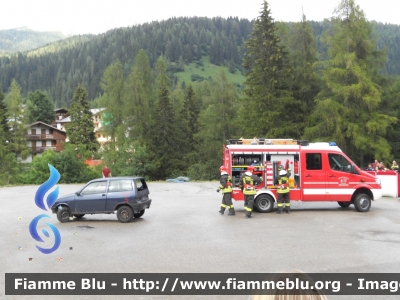 Mercedes-Benz Spinter 4x4 III serie
Vigili del Fuoco
Comando Provinciale di Belluno
Distaccamento Volontario di Arabba (BL)
Polisoccorso allestimento Rosenbauer
Simulazione d'intervento
VF 26321
Parole chiave: Mercedes-Benz Spinter_4x4_IIIserie VF26321