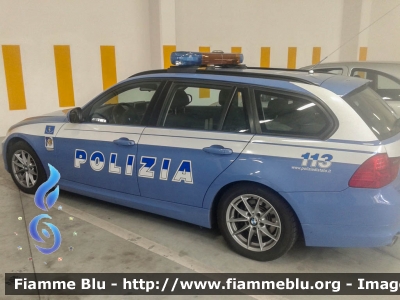 Bmw 320 Touring E91 restyle
Polizia di Stato
Polizia Stradale
Allestimento Marazzi
Con stemma celebrativo "70 Anni Polizia Stradale"
Parole chiave: Bmw 320_Touring_E91_restyle