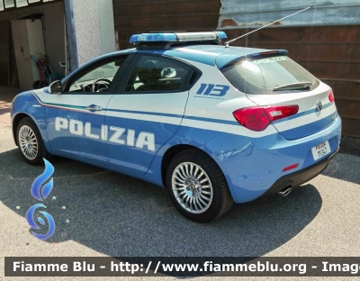 Alfa-Romeo Nuova Giulietta restyle
Polizia di Stato
Reparto Prevenzione Crimine
Allestita NCT Nuova Carrozzeria Torinese
POLIZIA M1347
Parole chiave: Alfa-Romeo Nuova_Giulietta_restyle POLIZIAM1347