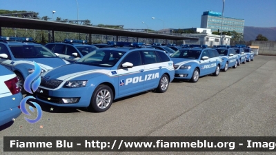 Skoda Octavia Wagon IV serie
Polizia di Stato
Polizia Stradale in servizio sulla rete autostradale di Autostrade per l'Italia
*In consegna*
Seconda fornitura con la nuova livrea
Allestite Focaccia
Decorazione Grafica Artlantis
Parole chiave: Skoda Octavia_Wagon_IVserie