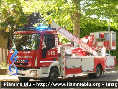 Iveco EuroCargo 110EL22 III serie
Vigili del Fuoco
Comando Provinciale di Milano
Piattaforme aeree ribassate 
da 30 metri di sviluppo massimo
Allestimento Multitel-Pagliero
VF 27184
Parole chiave: Iveco EuroCargo_110EL22_IIIserie VF27184