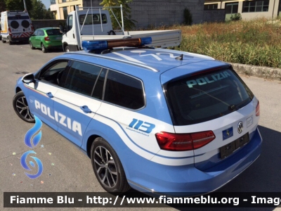 Volkswagen Passat Variant VII serie
Polizia di Stato
Polizia Stradale
Tangenziale Esterna Est di Milano
A58 Agrate Brianza - Melegnano
Decorazione Grafica Artlantis
Parole chiave: Volkswagen Passat_Variant_VIIserie