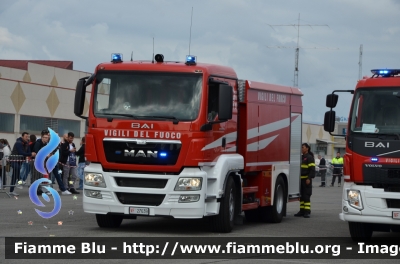 Man TGS 18.320 I serie
Vigili del Fuoco
Comando Provinciale di Brescia
AutoBottePompa allestimento Bai
VF 27639
 - Simulazione R.E.A.S 2016 - 
Parole chiave: Man TGS_18.320_Iserie VF27639 Reas_2016