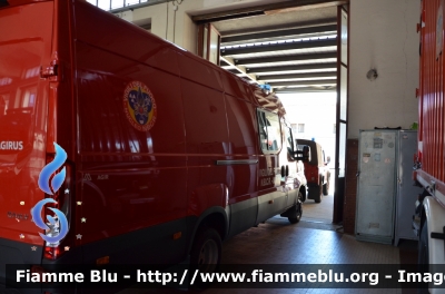 Iveco Daily VI serie
Vigili del Fuoco
Comando Provinciale di Milano
Nucleo N.B.C.R.
Allestimento Magirus
VF 27374
Parole chiave: Iveco Daily_VIserie VF27374 NBCR