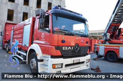 Mercedes-Benz Atego 1828 I serie
Vigili del Fuoco
Comando Provinciale di Milano
AutoBottePompa allestimento Bai con sistema di spegnimento One-Seven
VF 22553
Parole chiave: Mercedes-Benz Atego I_serie VF22553