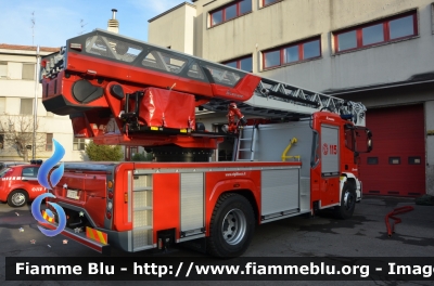 Iveco EuroCargo 180E32 III serie
Vigili del Fuoco
Comando Provinciale di Milano
Distaccamento Permanente di Sesto San Giovanni (MI)
AutoScala M39L da 39 metri allestimento Magirus
VF 27319
Parole chiave: Iveco EuroCargo_180E32_IIIserie VF27319