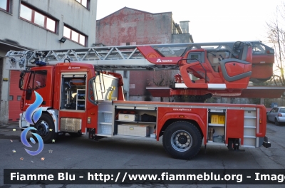 Iveco EuroCargo 180E32 III serie
Vigili del Fuoco
Comando Provinciale di Milano
Distaccamento Permanente di Sesto San Giovanni (MI)
AutoScala M39L da 39 metri allestimento Magirus
VF 27319
Parole chiave: Iveco EuroCargo_180E32_IIIserie VF27319