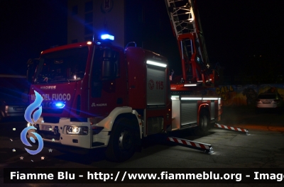 Iveco EuroCargo 180E32 III serie
Vigili del Fuoco
Comando Provinciale di Milano
Distaccamento Permanente di Sesto San Giovanni (MI)
AutoScala M39L da 39 metri allestimento Magirus
VF 27319
Parole chiave: Iveco EuroCargo_180E32_IIIserie VF27319