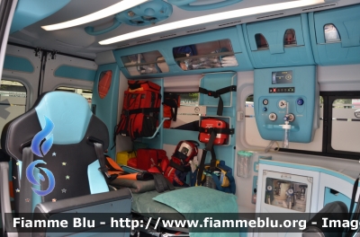 Fiat Ducato X290
SOS Milano
Automezzo SOS 087
Allestita Ambitalia
Parole chiave: Fiat Ducato_X290 Ambulanza