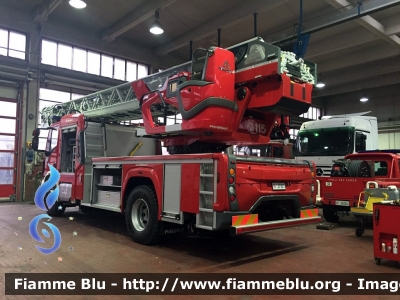 Iveco EuroCargo 180E32 IV serie
Vigili del Fuoco
Comando Provinciale di Milano
AutoScala M39L da 39 metri allestimento Magirus
VF 27921
Parole chiave: Iveco EuroCargo_180E32_IVserie VF27921