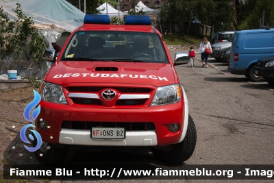 Toyota Hilux IV serie
Vigili del Fuoco
Distretto di Bolzano
Corpo Volontario di S. Cristina - St. Christina (BZ)
VF 0N3 BZ
Parole chiave: Toyota Hilux_IVserie VF0N3BZ