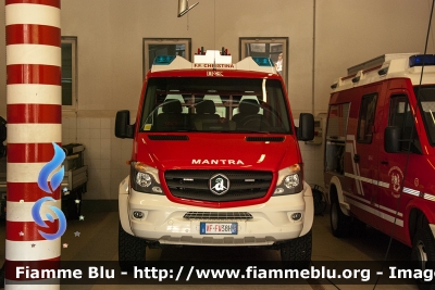 Mercedes-Benz Mantra Sprinter 4x4
Vigili del Fuoco
Distretto di Bolzano
Corpo Volontario di S. Cristina - St. Christina (BZ)
VF FW 38H
Parole chiave: Mercedes-Benz Mantra Sprinter_4x4 VFFW38H