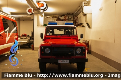 Land-Rover Defender 110
Vigili del Fuoco
Unione Distrettuale di Bolzano
Corpo Volontario di Selva Gardena - Volkenstein (BZ)
VF 20A BZ
Parole chiave: Land-Rover Defender_110 VF20ABZ