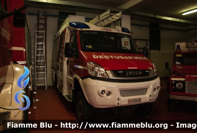 Iveco Daily 4x4 IV serie restyle
Vigili del Fuoco
Distretto di Bolzano
Corpo Volontario di Ortisei - St. Ulrich in Gröden (BZ)
VF 25N BZ
Parole chiave: Iveco Daily_4x4_IVserie_restyle VF25NBZ