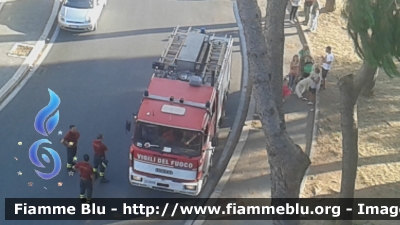 Iveco TurboTech 190-26
Vigili dl Fuoco
Comando Provinciale di Roma
AutoPompaSerbatoio allestimento Baribbi
Parole chiave: Iveco TurboTech_190-26