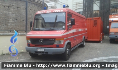 Mercedes-Benz Vario 815D
Vigili del Fuoco 
 Comando Provinciale di Roma
 Nucleo NBCR
 VF 22712 
Parole chiave: Mercedes-Benz Vario_815D VF22712